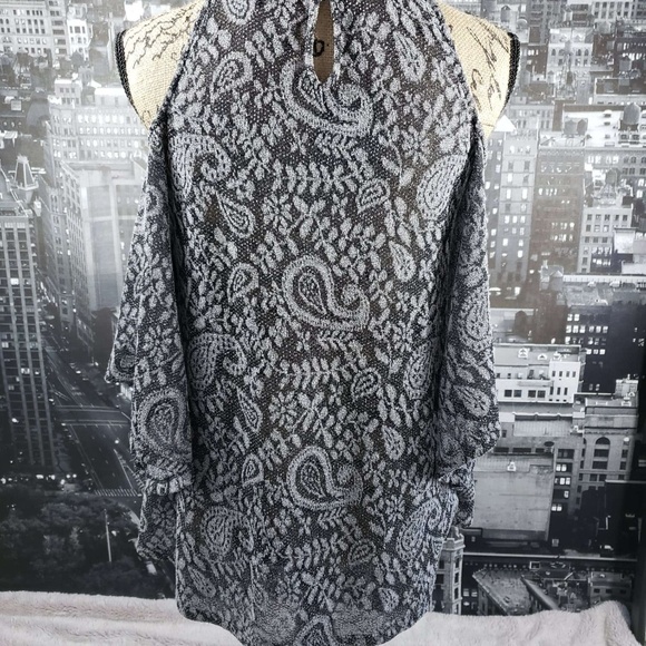 Lucky Brand Cold Shoulder Bell Sleeve Top - Picture 3 of 6